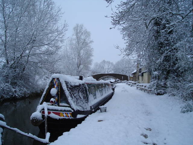 Thrupp Apr Snow